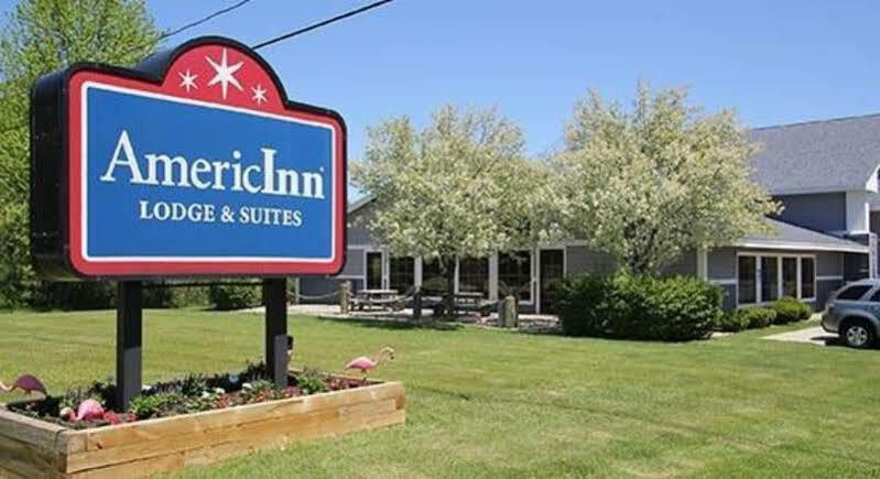AmericInn by Wyndham Douglas/Saugatuck Exterior foto